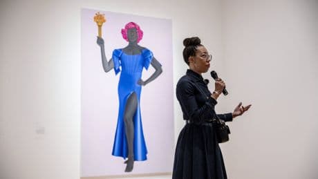 Om Donald Trump te plezieren wordt een schilderij van een trans-versie van de Statue of Liberty maar niet getoond
