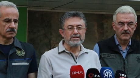 Yangınla mücadelede kararlılık mesajı... Bakan Yumaklı: Son duman dağılana kadar durmayacağız