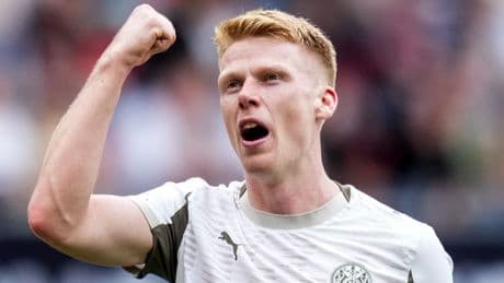 PSV wint bij FC Twente ook tweede competitieduel, zorgen om uitgevallen Pléa