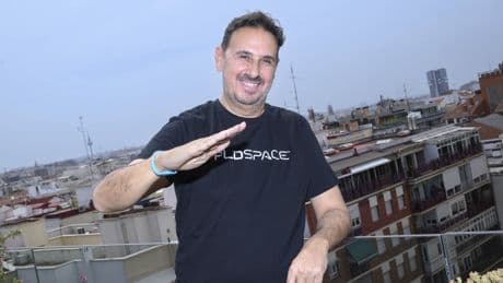 "Competimos con Elon Musk para captar talento"