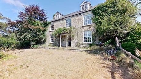 'Breathtaking' seven-bed farmhouse with pool can be yours from just £19,000