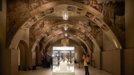 Villanueva de Sijena pide embargar bienes del MNAC y el cierre “inmediato” de las salas con los murales
