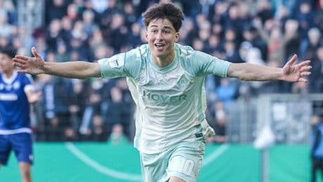 Erster Profi-Vertrag - Nächster Pokal-Held verlängert bei Werder