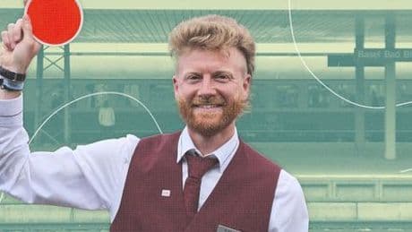 Deutsche Bahn: Zugbegleiter über Verspätungen, witzige Durchsagen und das Gehalt als Quereinsteiger