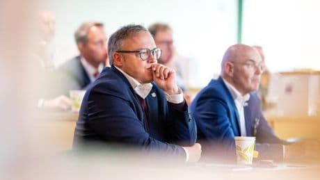 Rolle der Kirche: Thüringens Ministerpräsident will mehr "geistige Führung" von Kirchen