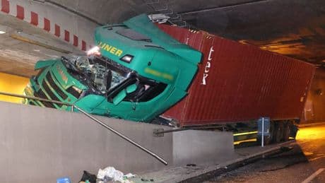 Berlin: Lkw-Unfall im Tiergartentunnel – Fahrer hatte 2,4 Promille