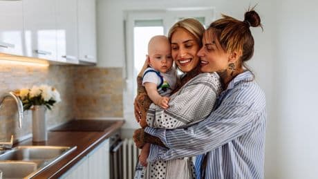 Pflegeeltern: Unser ukrainisches Baby und der tägliche Kampf mit deutschen Behörden