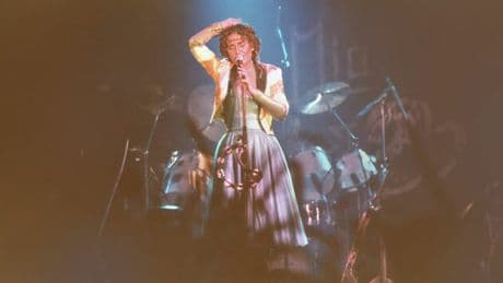 Mia Martini vittima di odio, ipocrisia e dicerie assurde: a trent’anni dalla morte si sente ancora il vuoto nella musica italiana. Un’opera per celebrarla