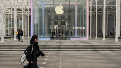 Why Making an iPhone in the U.S. Would Be So Difficult