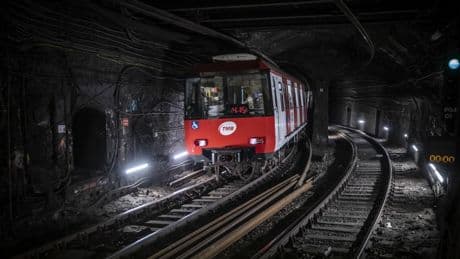 La renovación de la L4 obliga a cortar el tramo entre Verdaguer y Trinitat este verano