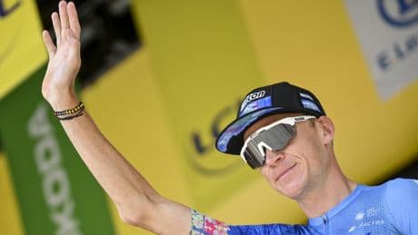 Así fue el accidente de Froome, a 48km/h contra una señal y un grave golpe en el corazón: "Tiene suerte de estar con vida"