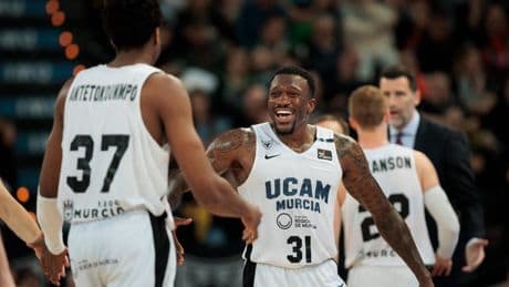 81-71. El UCAM CB, liderado por Ennis, sigue apretando en la pelea por las eliminatorias