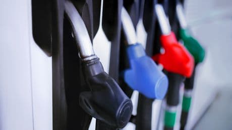 Precio de la gasolina y el diésel: ¿Por qué ha bajado en Semana Santa cuando lo normal es que suba?