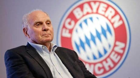 A Hoeness le revienta una vena y le trasladan de urgencia al hospital