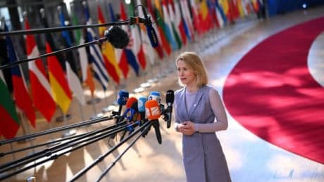 L'UE va débloquer 1 milliard d'euros pour l'industrie militaire ukrainienne à partir d'avoirs russes gelés