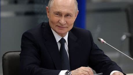 Ukraine LIVE: Russia celebrates as Trump 'breaks Kyiv' with minerals deal