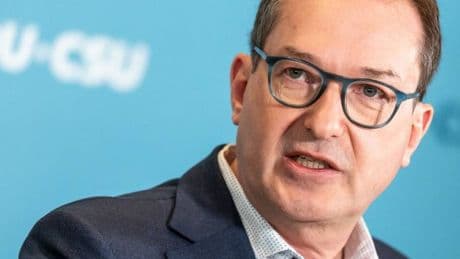 Schon ab Mittwoch: Dobrindt will sofort verschärfte Grenzkontrollen anordnen