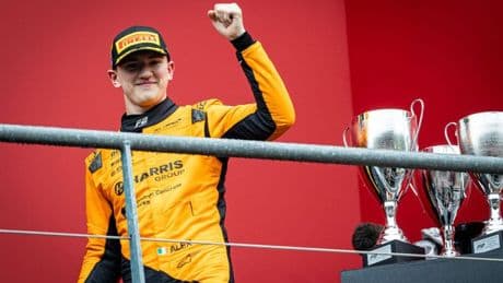 Piastri vence a los elementos y lidera otro doblete de McLaren en Spa