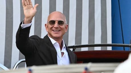 A Venise, Jeff Bezos et Lauren Sanchez s'échangent les alliances