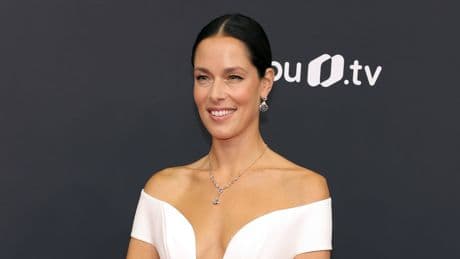 "Traumfrau" Ana Ivanović zieht im roten Bikini alle Blicke auf sich