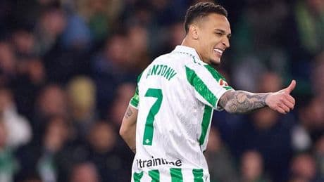 Real Betis legend jokes he will 'kidnap' Antony as Man Utd star keeps up hot form