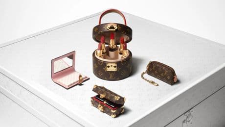 La primera línea maquillaje de lujo de Louis Vuitton, 'La Beauté', llega con barras de labios recargables a 140 euros