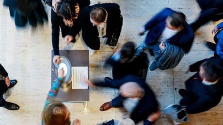 Aufenthaltstitel auf Probe: Chance zum Bleiben für 82.000 Ausländer -Neuregelung kommt