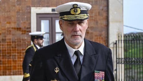 Un almirante para presidir Portugal
