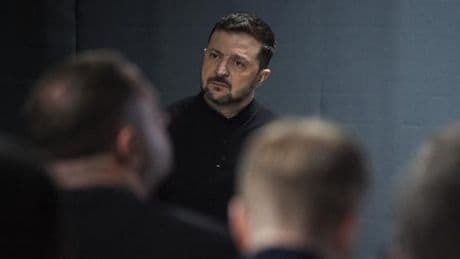 En direct, guerre en Ukraine : Kiev est prêt à acheter des systèmes de défense aérienne supplémentaires aux Etats-Unis, affirme Volodymyr Zelensky