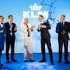 Minister Heinen noemt bonussen voor KLM-top ‘zeer ongepast’ en kondigt aan bezwaar te maken