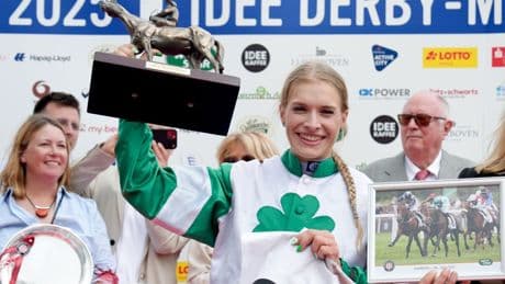 Nina Baltromei gewinnt als erste Frau das deutsche Galopp-Derby