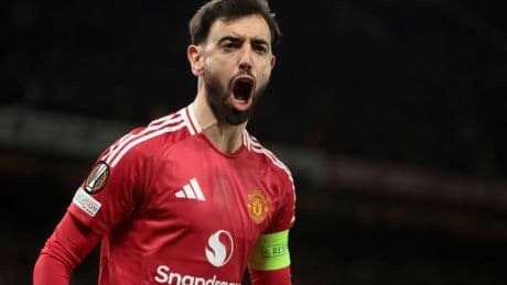 Bruno Fernandes told to decide Man Utd future within DAYS as Al-Hilal offer £700,000-a-week transfer