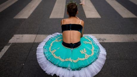 Photos show ballerinas taking center stage on Bucharest’s iconic avenue Calea Victoriei