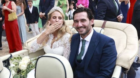 La elegante boda de Angie Rigueiro, presentadora de Antena 3, rodeada de todos sus compañeros
