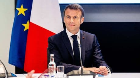« Choose Europe for science » : Emmanuel Macron enchaîne les coupes budgétaires, mais « fait le choix de la science » pour briller à l’international