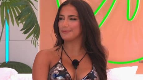 Love Island fans enraged over Shakira's odd 9 to 5 comment just minutes in