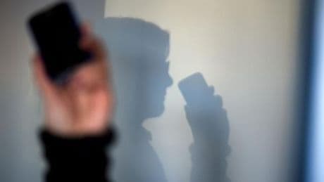 Telefonüberwachung: Wieder etwas weniger Handy-Überwachungen durch die Polizei