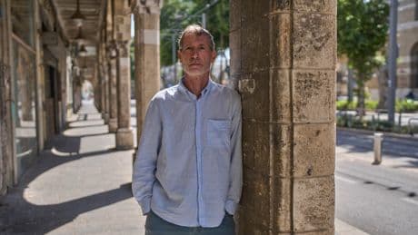 Una oleada de cartas impulsada por reservistas y veteranos se convierte en el mayor movimiento en Israel contra la invasión de Gaza