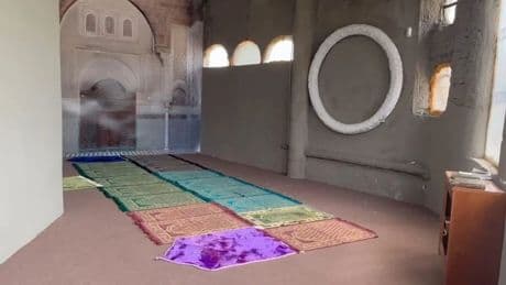 El Padre Ángel instala una mezquita en una catedral generando indignación en los vecinos: &quot;Está mal mezclar religiones&quot;