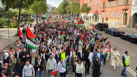 İsveç'te binlerce kişi İsrail'in soykırımını protesto etti