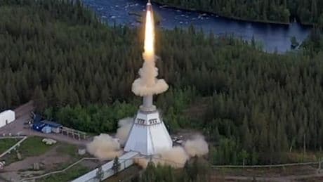 Mit 2000 Grad ins All - So sieht es in einem Raketen-Startturm aus
