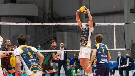 <p style="margin-bottom: 11px;"><span style="font-size: 11pt;"><span style="line-height: 107%;"><span style="font-family: Arial,sans-serif;">Serie A2: Cottarelli in regia a Catania</span></span></span></p>