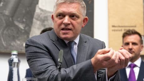 Attaque contre Robert Fico : le tireur jugé pour terrorisme en Slovaquie