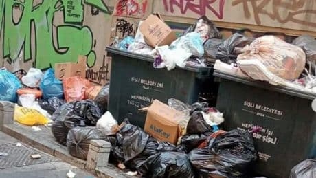 Kayyım yönetimi Şişli sokaklarını çöp dağlarına çevirdi