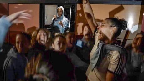 Frauen-EM: Spanische Siegesfeier im Video – direkt neben DFB-Bus