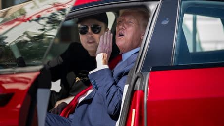 The latest Musk-Trump feud is a 'nail in the coffin' moment for Tesla, investor Ross Gerber says