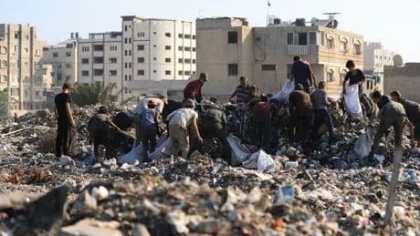 Benjamin Netanyahu under increasing pressure to accept Gaza ceasefire amid famine