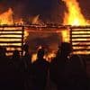Besonderes Osterfeuer: Osterfeuer der besonderen Art: Brückenbau wird abgebrannt