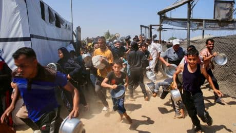 Gaza : l'émissaire américain visite un centre d'aide, considéré par HRW comme un "piège mortel"