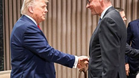 International: Merz spricht am Rande des G7-Gipfels 20 Minuten mit Trump